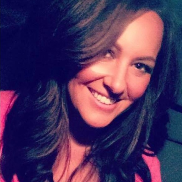 Meet your Posher, Alison - Picture 11 of 15